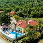 Villa In Ripenda Kras With Pool And Sauna