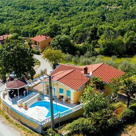 Βίλα In Ripenda Kras With Pool And Sauna