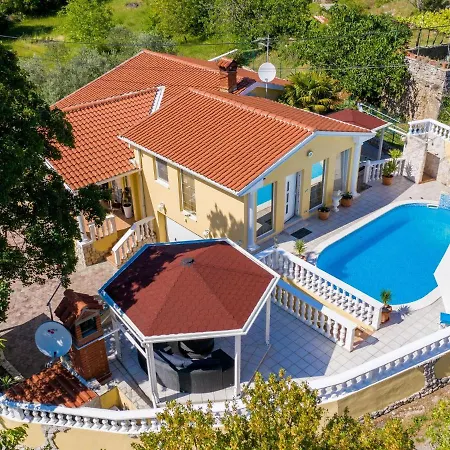 In Ripenda Kras With Pool And Sauna Labin (Istria)