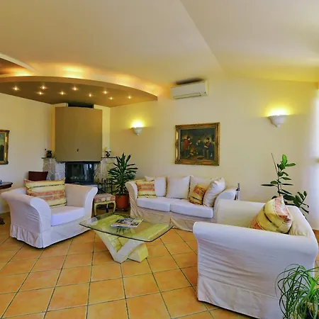 In Ripenda Kras With Pool And Sauna Βίλα