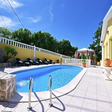 In Ripenda Kras With Pool And Sauna *
