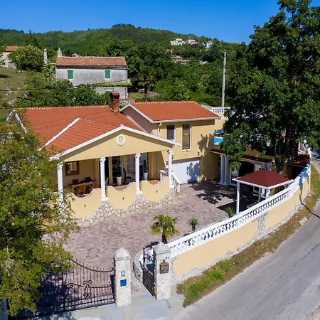 In Ripenda Kras With Pool And Sauna * Labin (Istria)